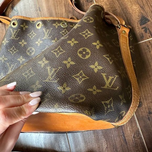 Louis Vuitton Bag - Picture 6 of 11